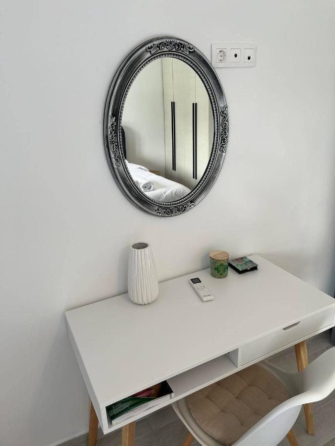 Tiffany'S Apartments -2' Walk From Metro Atenas Exterior foto